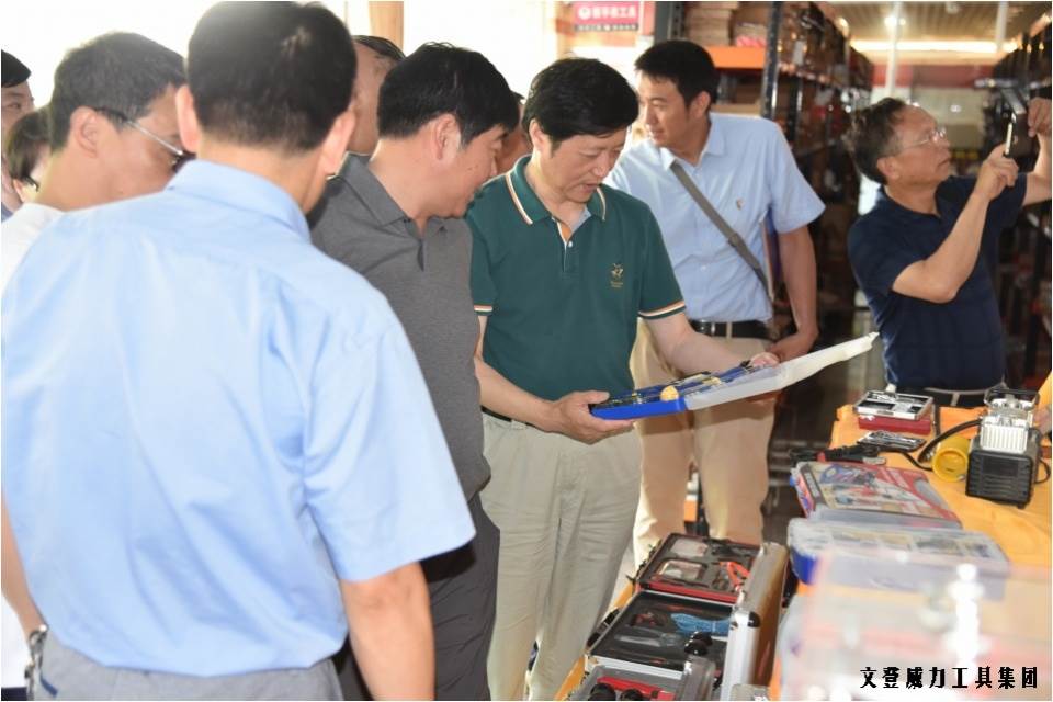上海浦东祝桥商会领导一行访问j9九游会平台(图4)