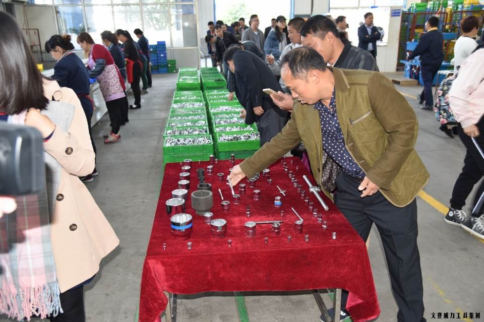 “精诚合作，共创辉煌”j9九游会平台工具第六届全国优秀经销商大会圆满落幕(图21)