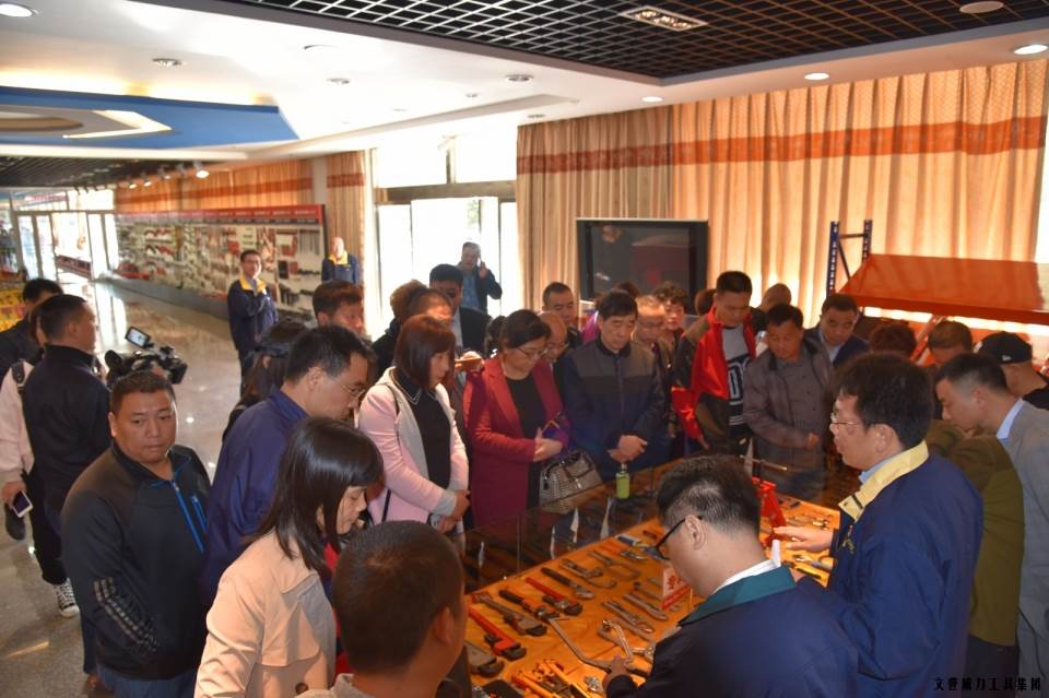 “精诚合作，共创辉煌”j9九游会平台工具第六届全国优秀经销商大会圆满落幕(图28)