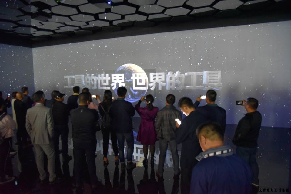 “精诚合作，共创辉煌”j9九游会平台工具第六届全国优秀经销商大会圆满落幕(图39)